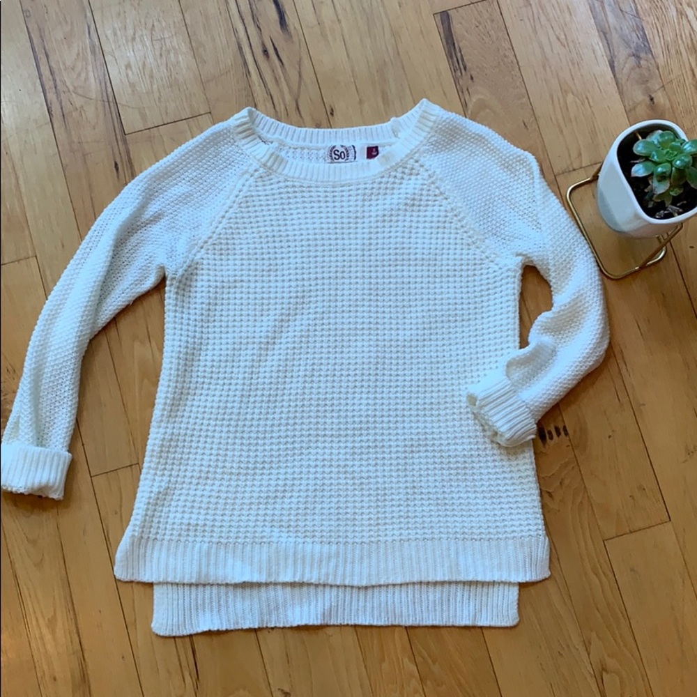 Off-White Knit Women’s/Junior’s Sweater